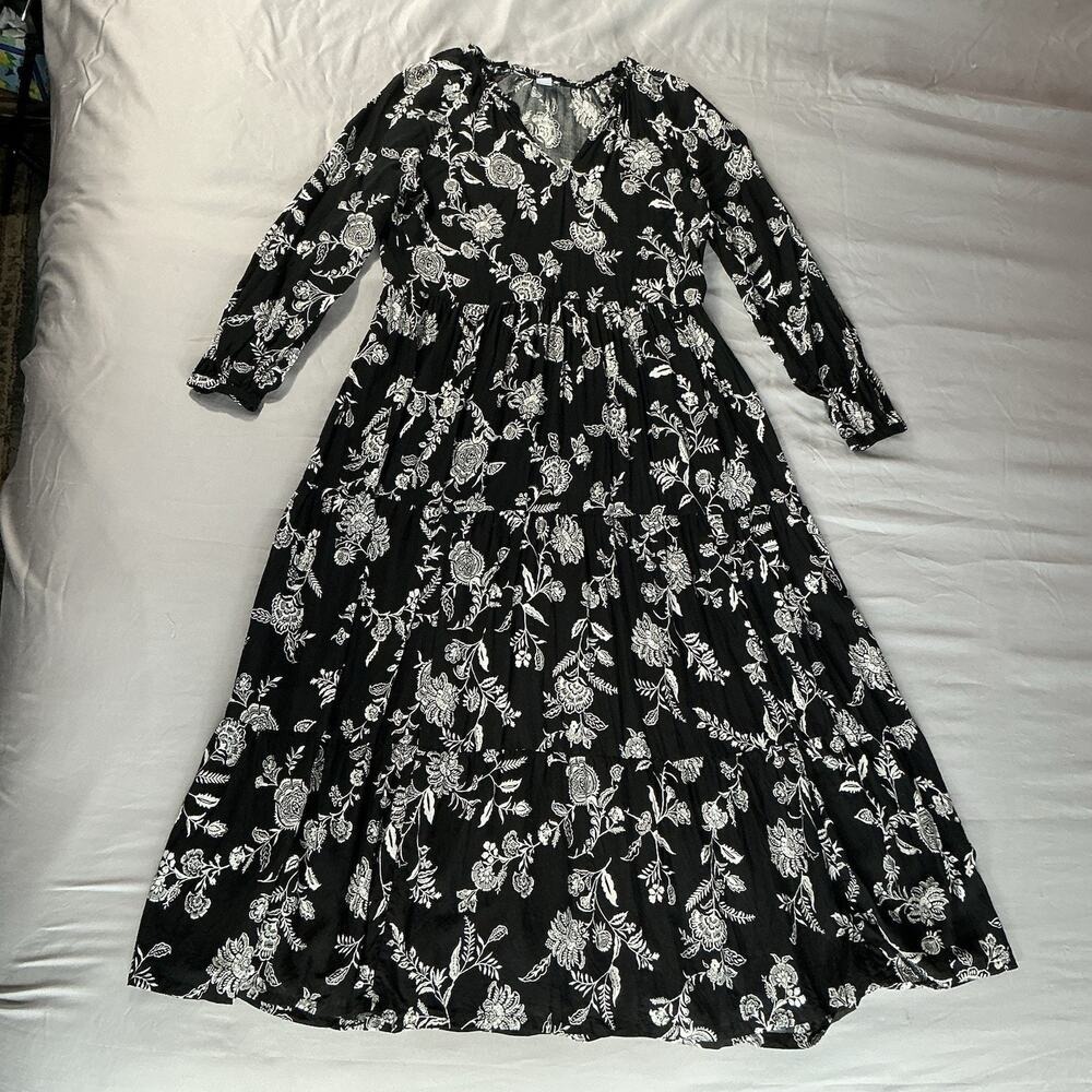 Old Navy Tiered Maxi Dress Size M Dark Cottagecore Floral Prairie Flowy Modest - Picture 2 of 15